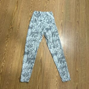 Aerie Women’s Alligator Skins Leggings Size Medium